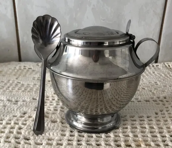 Açucareiro em Aço Inox acompanha colher