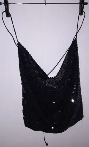 Top de paetês preto