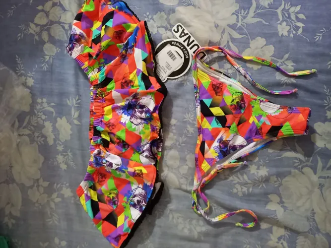 Biquini Colorido com Caveiras G