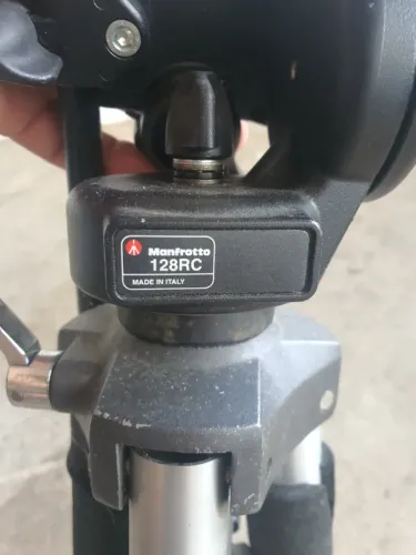 Vend/Troco Tripé Fancier FT-6305 com Cabeça Manfrotto 128RC Hidráulica