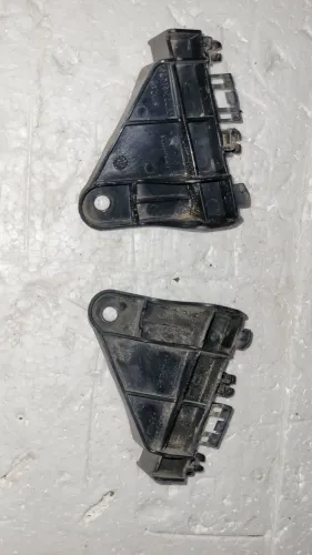 Guia parachoque traseiro corolla 15/19