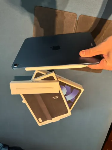 IPAD AIR 5 256GB + APPLE PENCIL 2 + CAPA APPLE