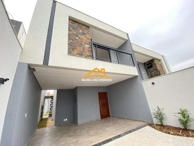 Casa inteligente em meio lote de Alto Padrão  Bairro Guarujá Mansões | Betim/MG