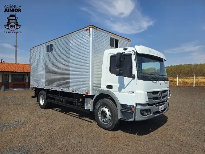 MB 1719 ano 2020 toco Baú Oficina completo e revisado / apenas 35.000 km.