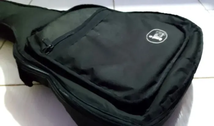 Bag acolchoada para violão ou guitarra. Já está no menor valor para fechar!