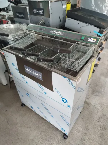 R1 Fritadeira elétrica a óleo 30lts 5 cestos Metalcubas 