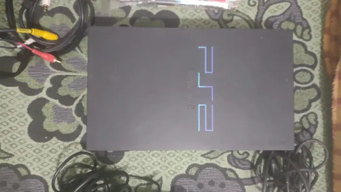 PS2 fat 2 controles e jogos