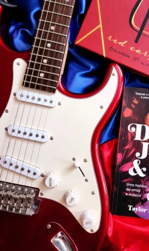 Guitarra Elétrica Vermelha Tagima T735s Special Series com capa, cabo do ampli e afinador