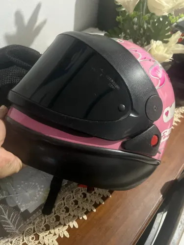 Capacete Rosa usado