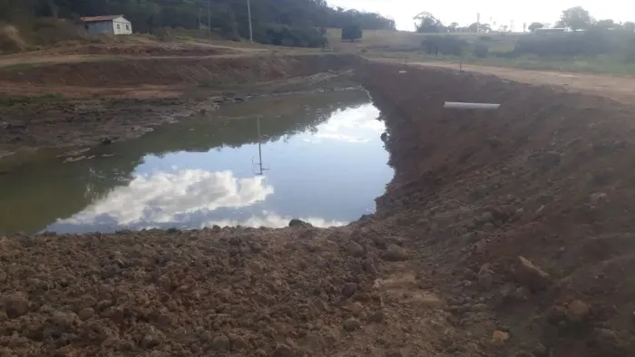 Vendo Chácara com 27 mil m² entre Nova Veneza e Nerópolis com água e represa