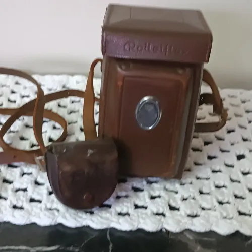 MÁQUINA FOTOGRÁFICA ANTIGA ROLLEIFLEX 