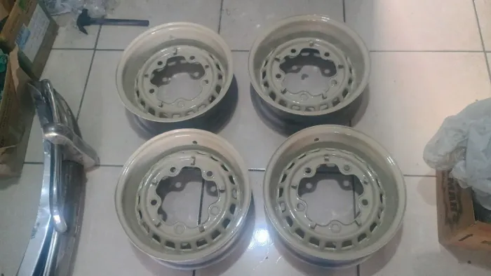 RODAS 5 FUROS ARO 15 TALA LARGA PRO FUSCA KOMBI BUG KARMAN GUIA BAJA