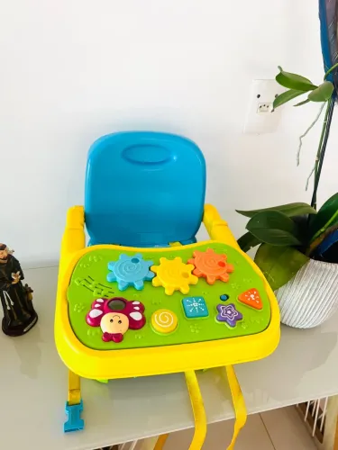 Cadeira Infantil Interativa com Atividades