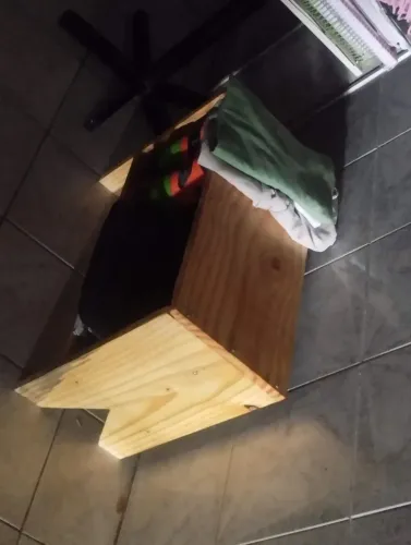 Mesa e sapateira 