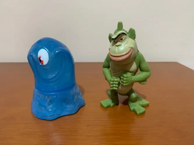 Coleção Mc Donalds monstros vs alienígenas 