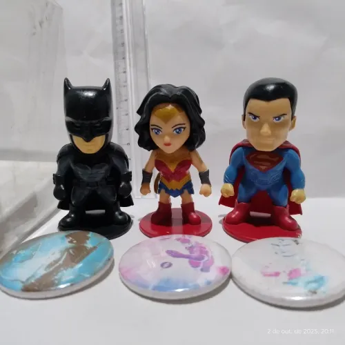 Coleção Bobs. Liga da Justiça + 3 botons.