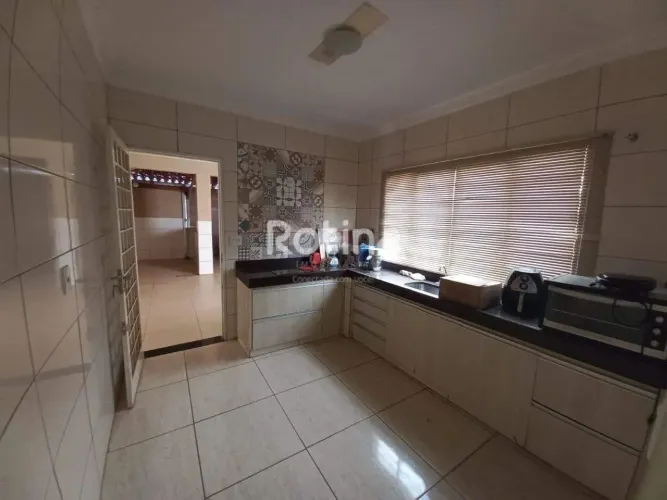 Casa à venda, 3 quartos, Jardim Patrícia - Uberlândia/MG - Rotina Imobiliária