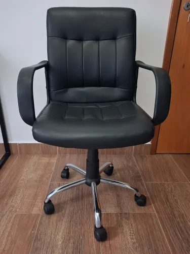 Cadeira de escritório giratória