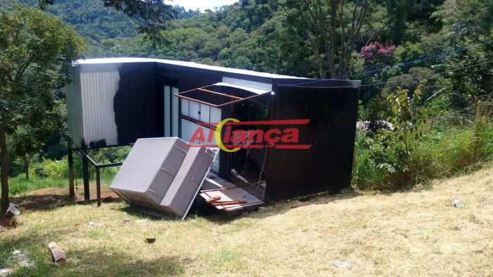 Tiny House com Estrutura Metálica em Terreno de 300 Metros