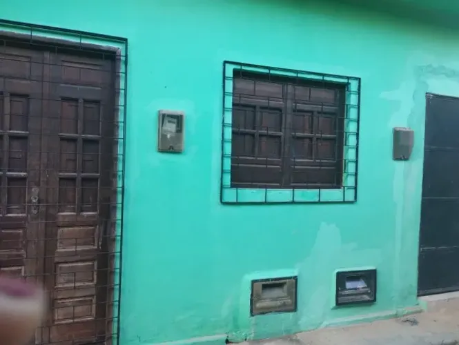 Aluga-se casa na Santa Lúcia contendo 2 quartos, 1 sala, 1 cozinha, 1 banheiro e 1 quintal