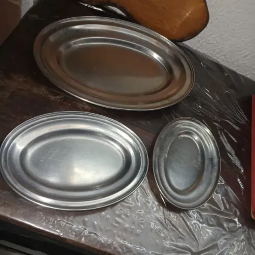 tres bandejas inox para petiscos pqna, media e gde