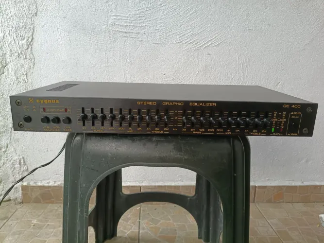 Equalizador cygnus ge-400 impecável 