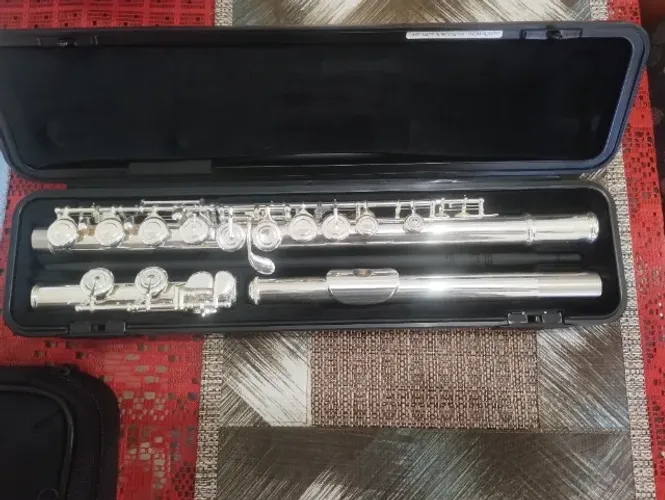 Flauta transversal Yamaha yfl212
