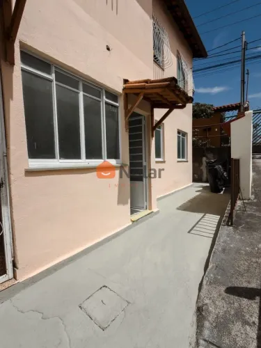 Casa Geminada com 3 Quartos à Venda Próximo à Estação Venda Nova