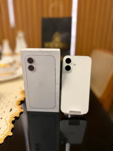 iPhone 16 128GB Branco - Estado de Novo