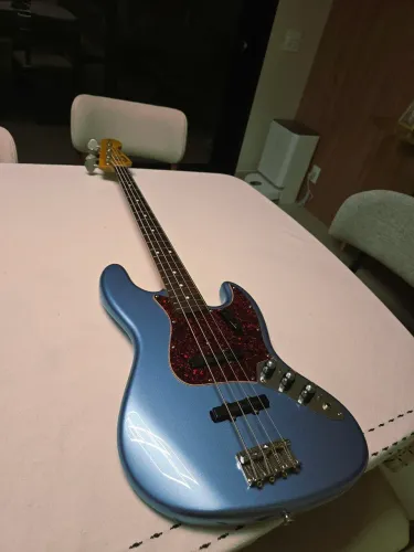 Fender Jazz Bass reissue 62
