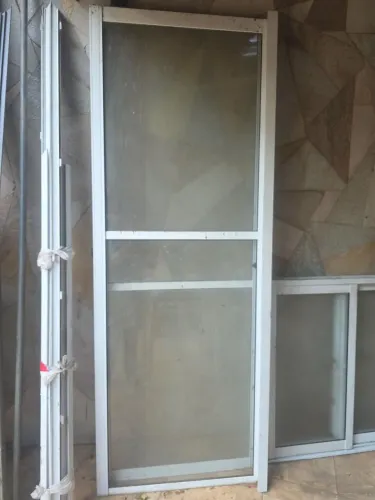 Porta de Alumínio Branco com Vidro - 0,80 × 2,17 m