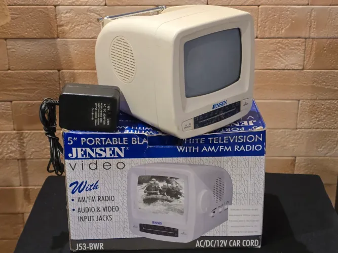 TV Jensen portatil 5 polegadas 110/220v