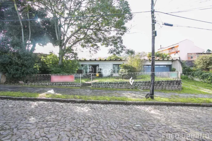 Casa à venda Rua Panambi, Cavalhada - Porto Alegre