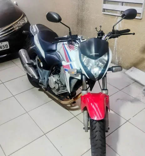 Cb 300R ano 2014 Excelente estado