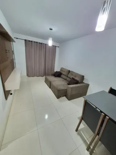 Casa Mobiliada em Condomínio Fechado | 2 Quartos (1 Suíte) | Condomínio e Internet Incluso