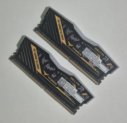 16Gbs 2X8Gbs Memórias RAM DDR4 3200Mhz Delta ARGB T-force Tuf Alliance