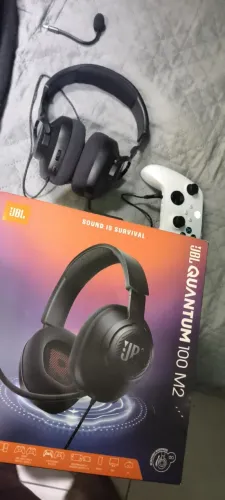 Headset Gamer JBL Quantum 100M2 - Som Profissional | Microfone Removível | Pouco Uso