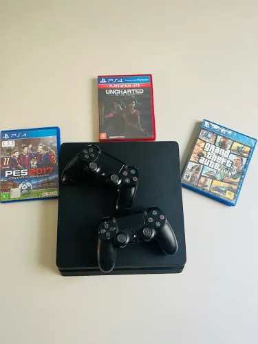 PS4 500GB + 2 controles