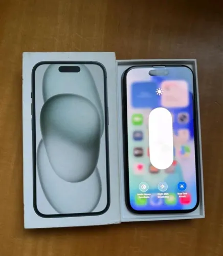 iPhone 15 - 128 GB