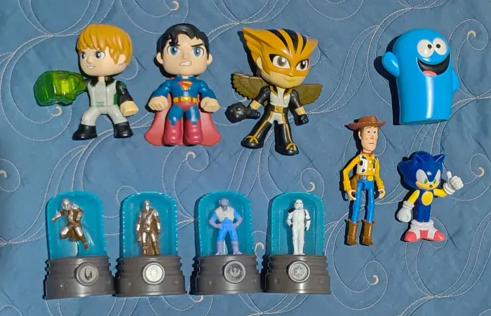 Lote minifiguras Burguer King Superman, Mandaloriano, Sonic, Toy Story