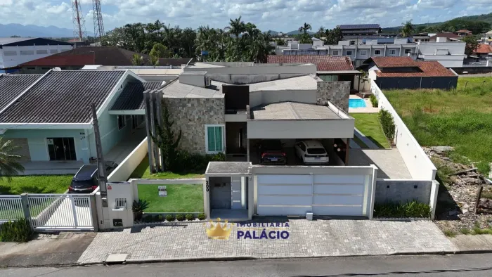 Mansão Mobiliada no Centro de Garuva Luxo, Conforto e Lazer em Um Só Lugar!