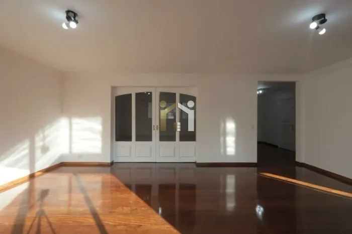Apartamento com 240m² para locação na Jacurici