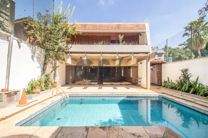Sobrado Residencial - 5 Dormitórios (3 Suítes) à Venda no Alto da Boa Vista - São Paulo/SP