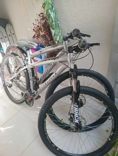 Bicicleta Aro 21 com freio a disco