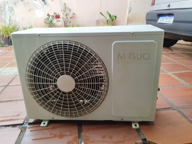 ar condicionado mitsuo  9000 BTUs 