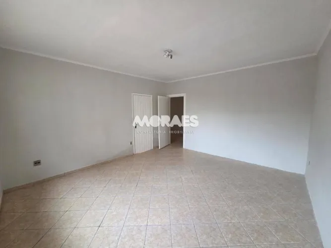 Casa com 2 quartos para alugar, 170 m² por R$ 2.500/mês - Vila Nova Cidade Universitária -