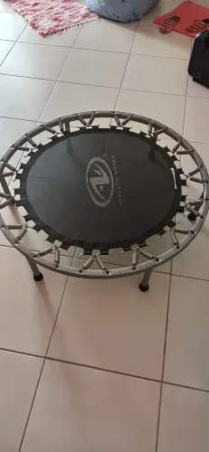 Tranpolim exercício/academia - Jump