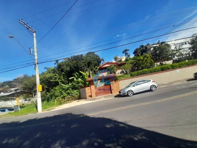Seu refúgio em Serra Negra: Chácara de 1.000m² com Vista Panorâmica!