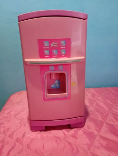GELADEIRA INFANTIL. ROSA