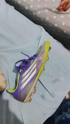 Chuteira f50 pra vc que quer te abilidade dentro de campo